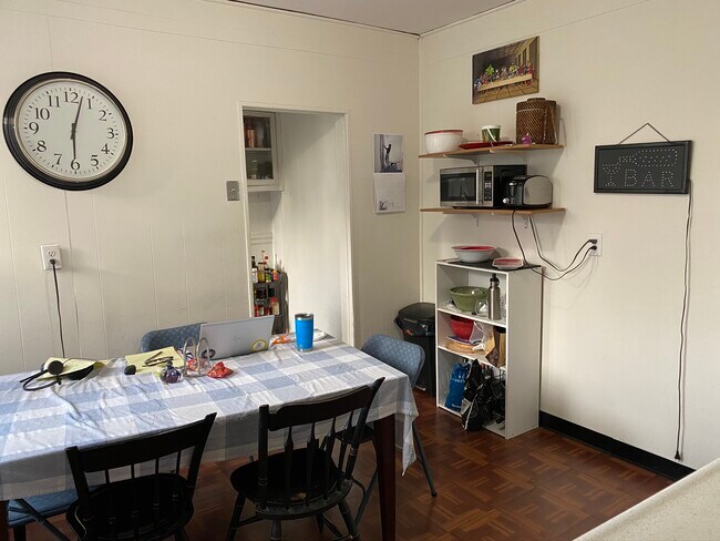 Building Photo - 76 Babcock St