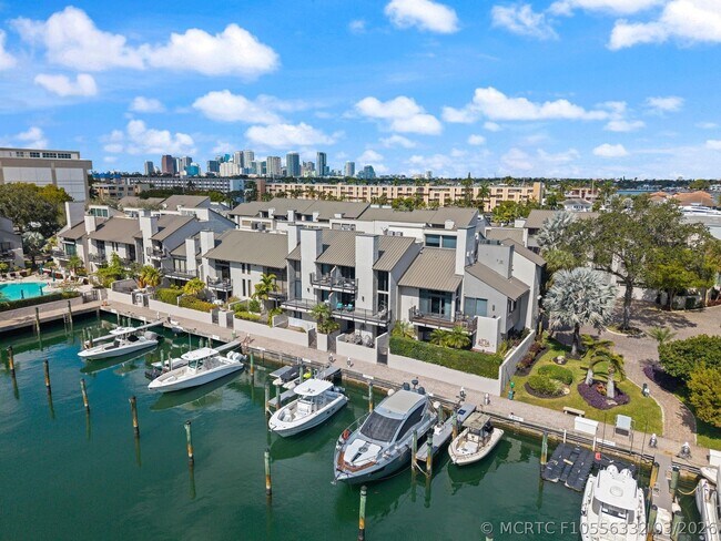 Building Photo - 16 Portside Dr