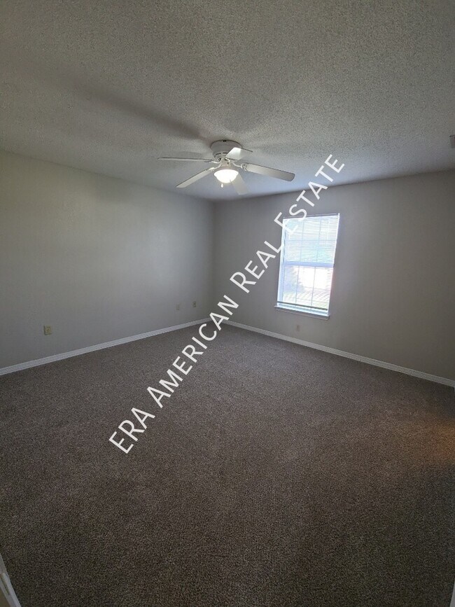 Building Photo - 117 Oak Terrace Dr