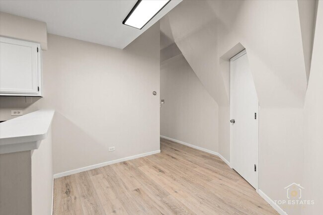 Building Photo - 414 Franklin Ave