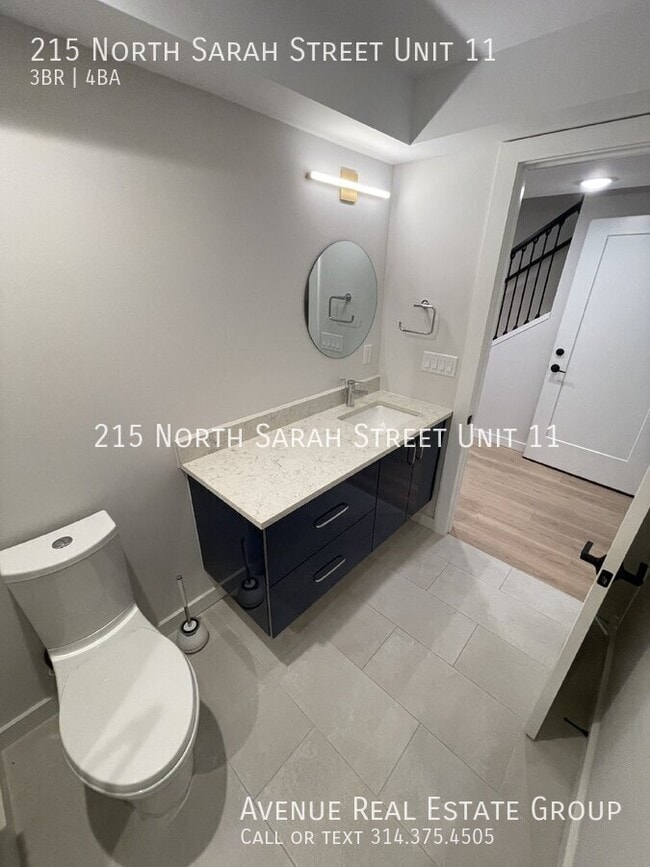 Building Photo - 215 N Sarah St