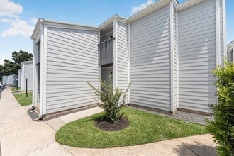 Building Photo - 13151 Walden Rd