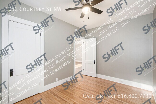 Building Photo - 1042 Courtney St NW