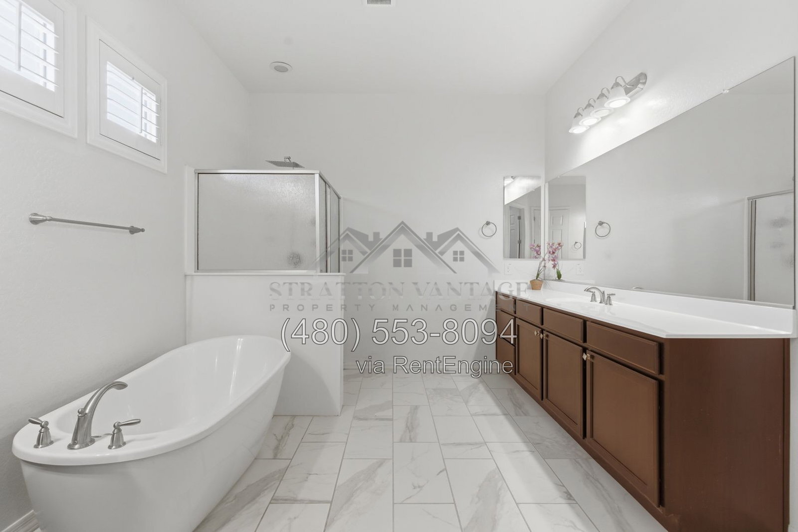 Building Photo - 1083 E Holland Park Dr
