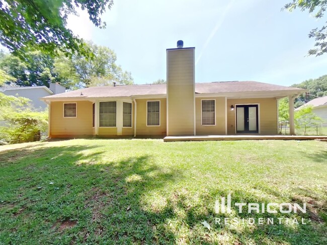 Building Photo - 270 Rosewood Dr