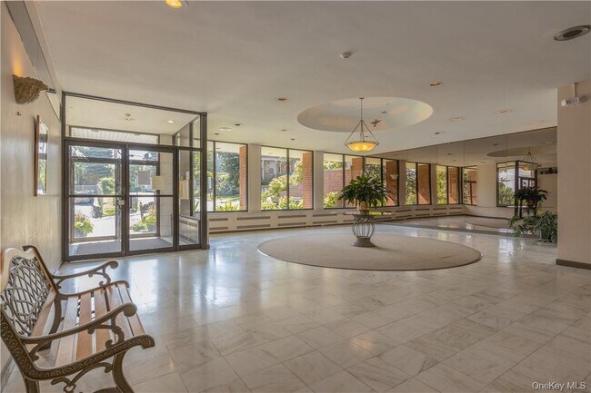 Building Photo - 21 Fairview Ave