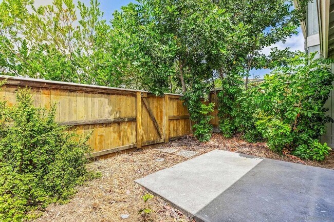 Building Photo - 1809 Eastwood Ln