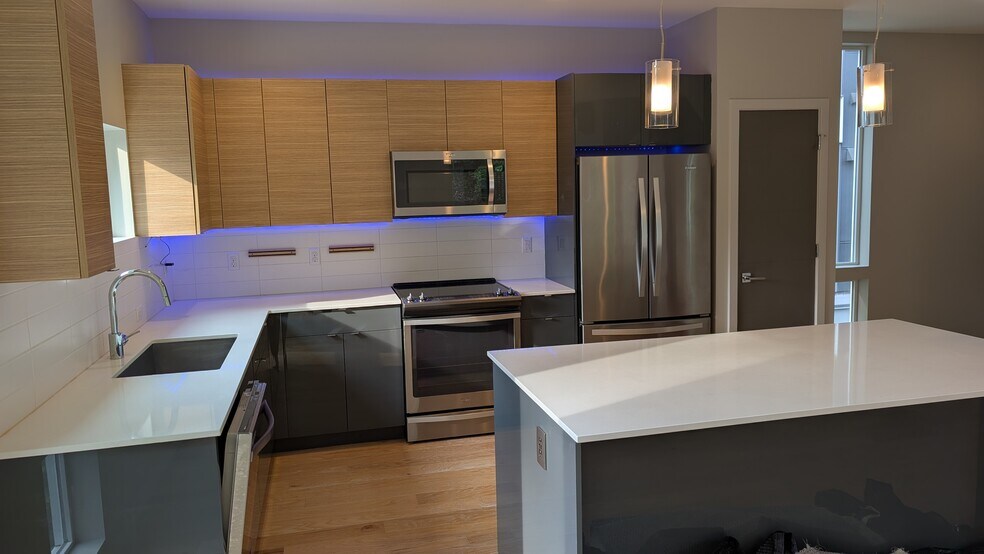 Kitchen - 5007 Renton Ave S