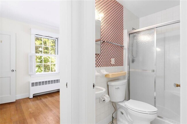 Building Photo - 8 Sylvan St