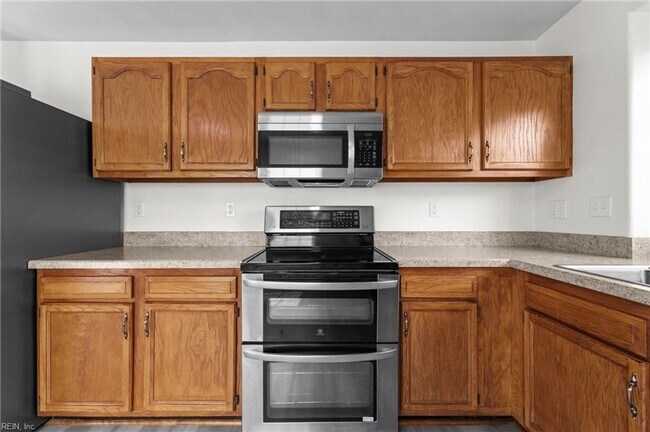 Building Photo - Graystone Reserves