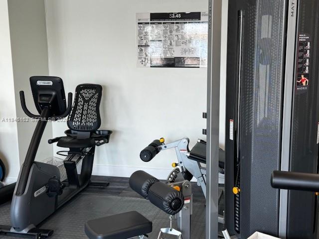 Building Photo - 9100 W Bay Harbor Dr