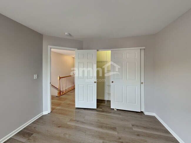 Building Photo - 104 Polaris Dr