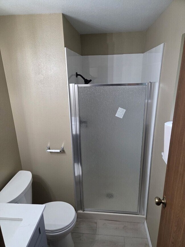 Building Photo - Spacious Covington Home with all New Appliances, Fresh Paint and Large Fenced Yard!