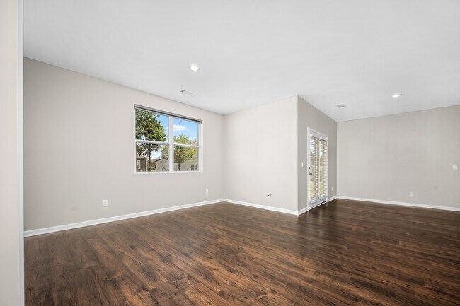 Building Photo - 131 Saddle Horse Ln
