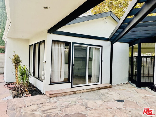 Building Photo - 4675 Laurelgrove Ave