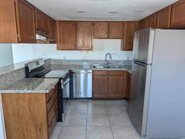 Building Photo - 841 Avenue A