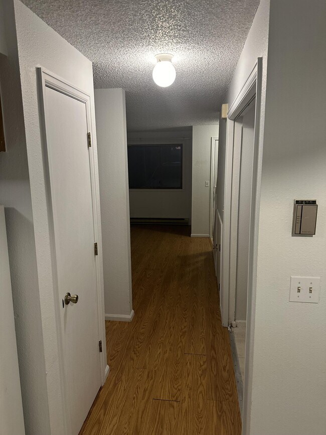Building Photo - 4887 Basswood Dr