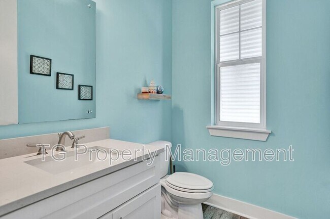 Building Photo - 514 2nd St S