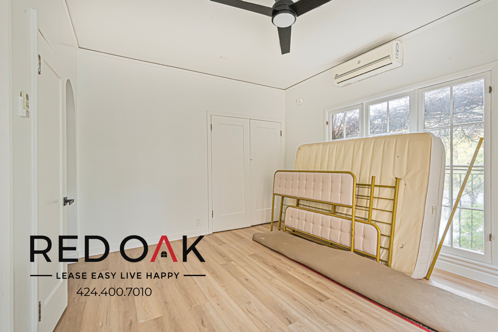 Building Photo - 852 N Oxford Ave