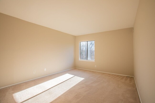 Building Photo - Lovely 2 BR/2 BA Condo in Beltsville!