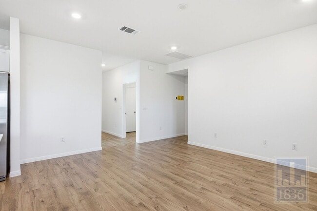 Building Photo - 1832 Buntline Hitch Dr