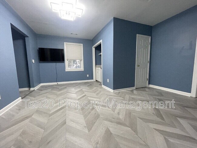 Building Photo - 4741 Armour Rd