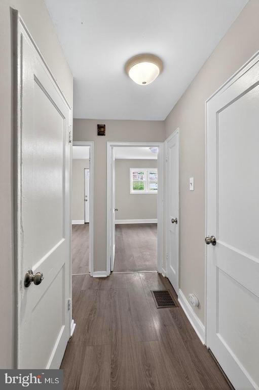 Building Photo - 1001 Burnside Rd