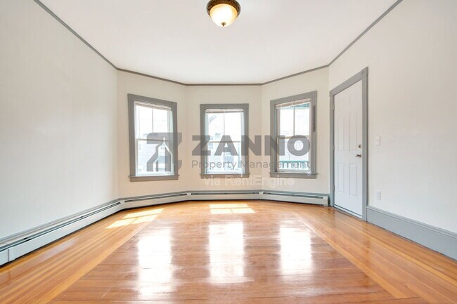 Building Photo - 19 Arnold St