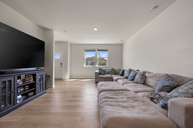 Building Photo - 203 Ridgley Blvd