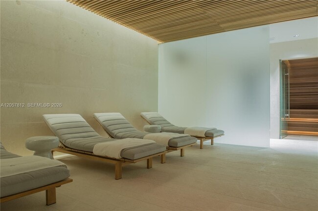 Building Photo - 10201 Collins Ave