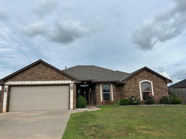 Primary Photo - 1518 Scenic Ridge