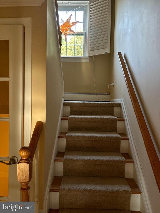 Building Photo - 5 Cedar Woods Dr