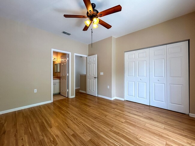 Building Photo - Beautiful 2/2.5 in Magnolia Place