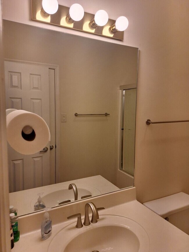 Building Photo - One level living in NorthWest Knoxville