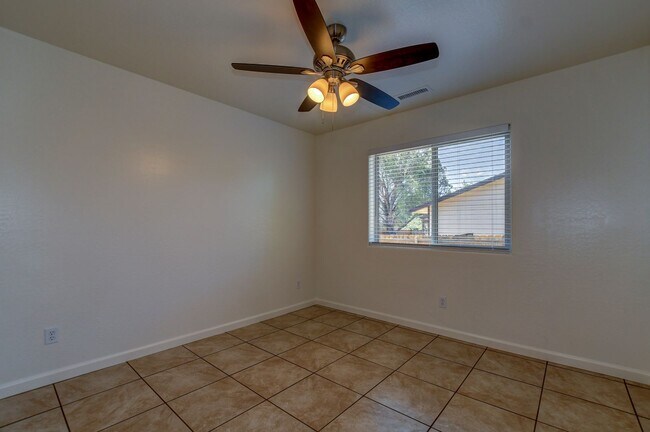 Building Photo - 7105 E Dodge Cir