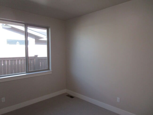 Building Photo - New Construction 4 Bedroom Home, 1 Block from Barnes Butte Elementary! - Available Soon!