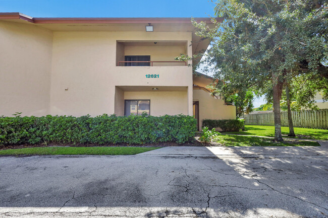 Building Photo - 12621 Westhampton Cir