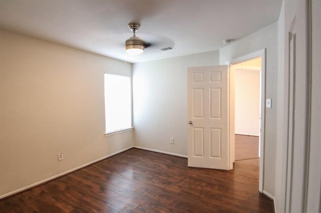 Building Photo - 21903 Silverfield Park Ln