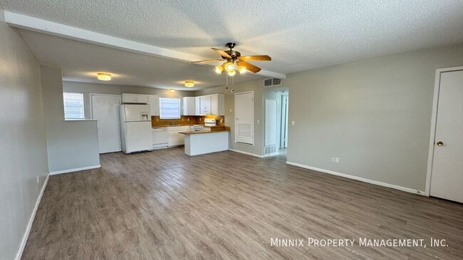 Building Photo - 2217 W 19th