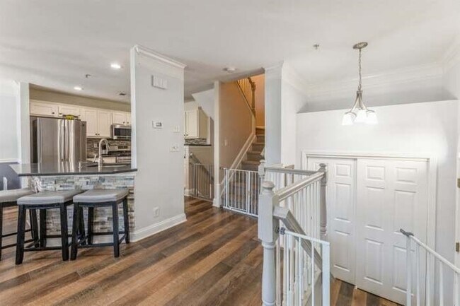Building Photo - 209 Blue Heron Dr