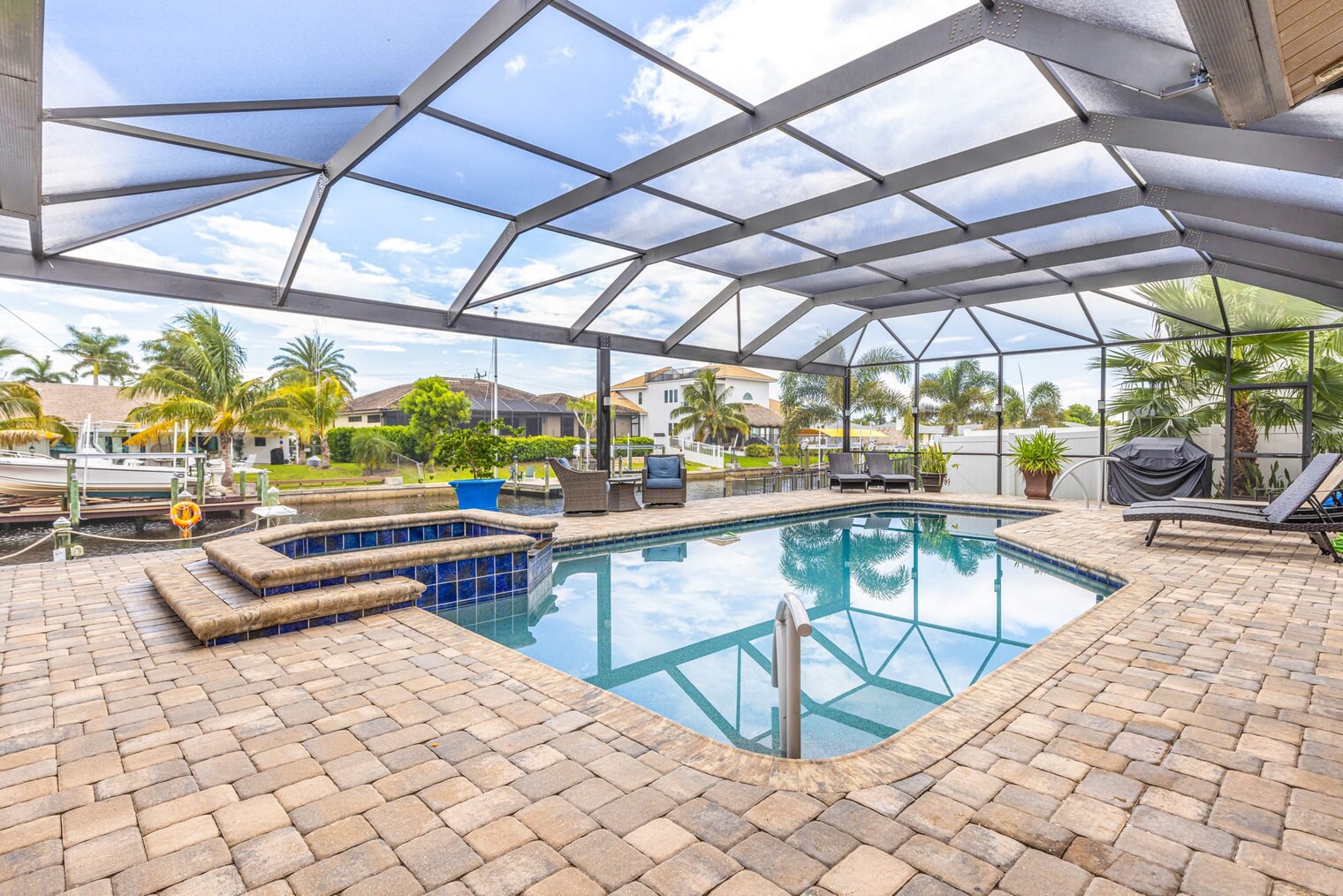 Building Photo - 842 Miramar Ct