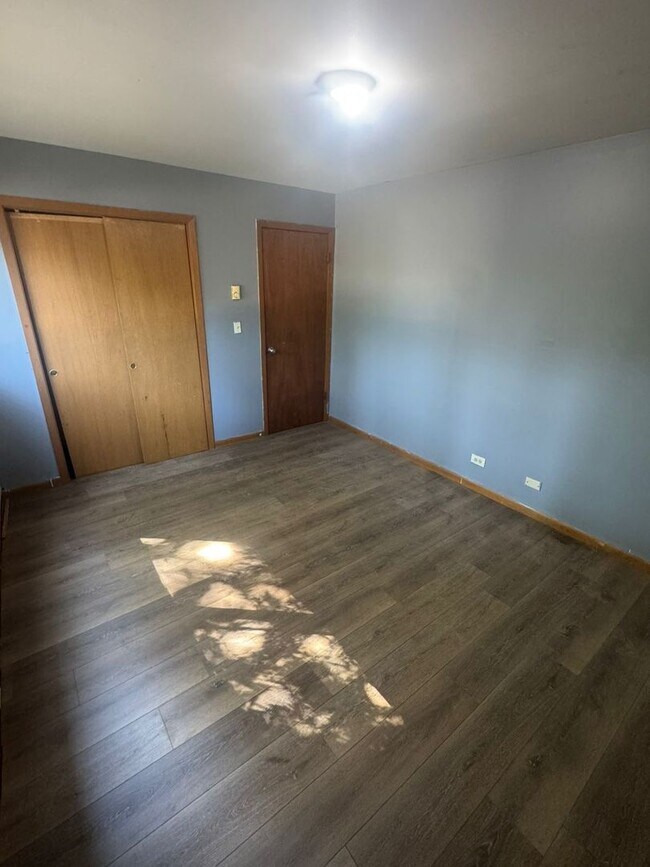 Building Photo - 1671 Maple Ln