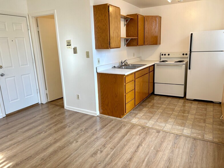 Building Photo - 454 S 500 E