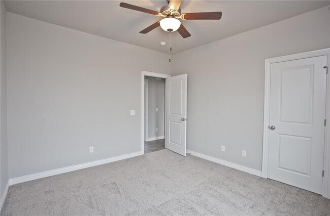 Building Photo - 1004 Taylor