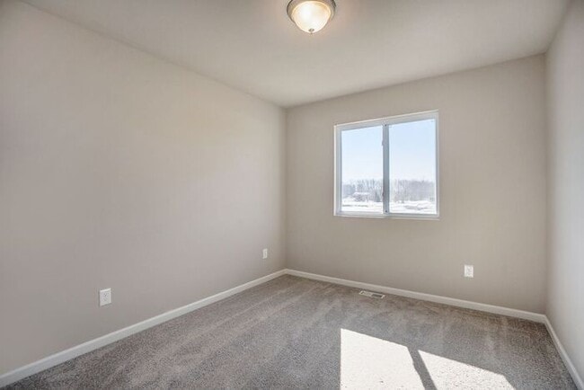 Building Photo - 412 Eastwood Dr