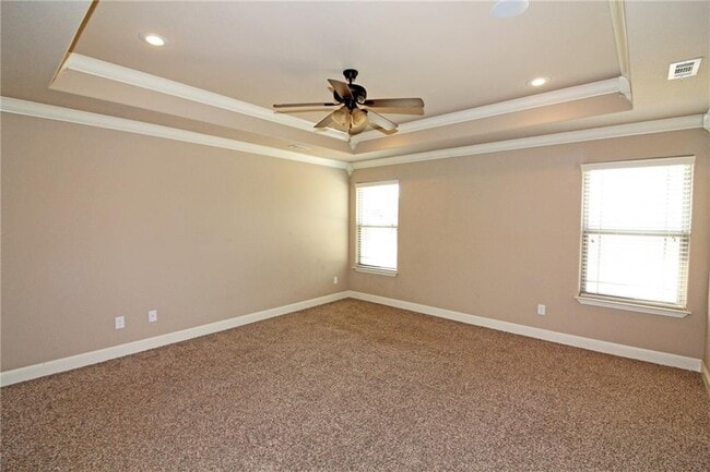 Building Photo - 3108 SW Oakleigh Rd