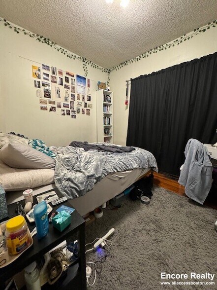 Building Photo - 121 Brook St