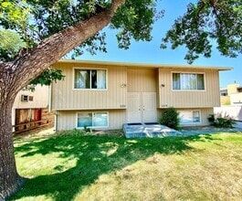 Building Photo - 2 Bedroom 1 Bath Units