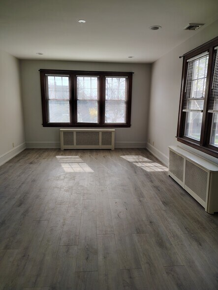 Building Photo - 45 Ardmore St