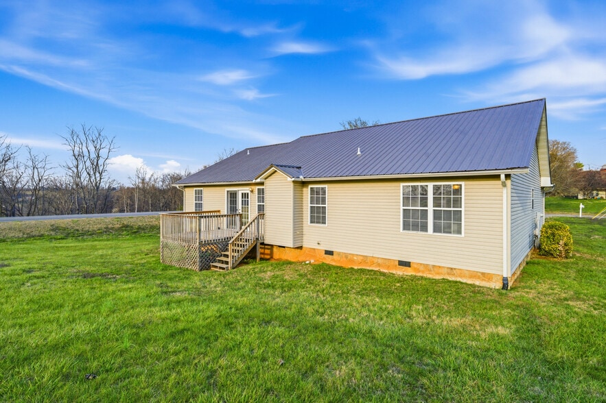 rear of home - 1453 Chessingham Dr